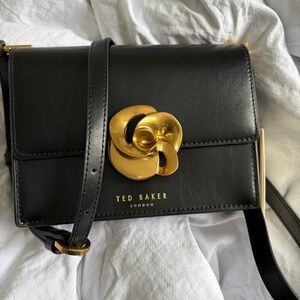 Ted Baker
Rosalie Cross Body